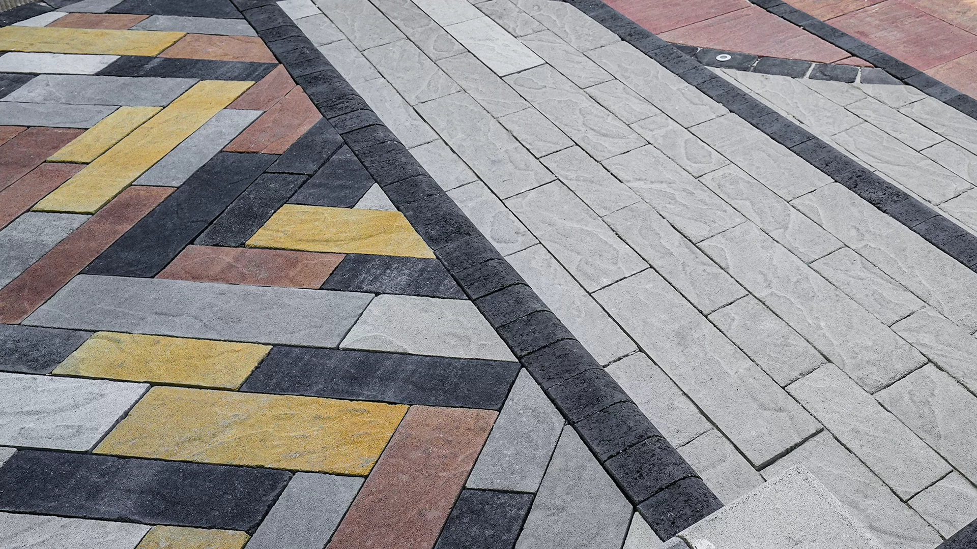 Complete outdoor living setup - Pavers