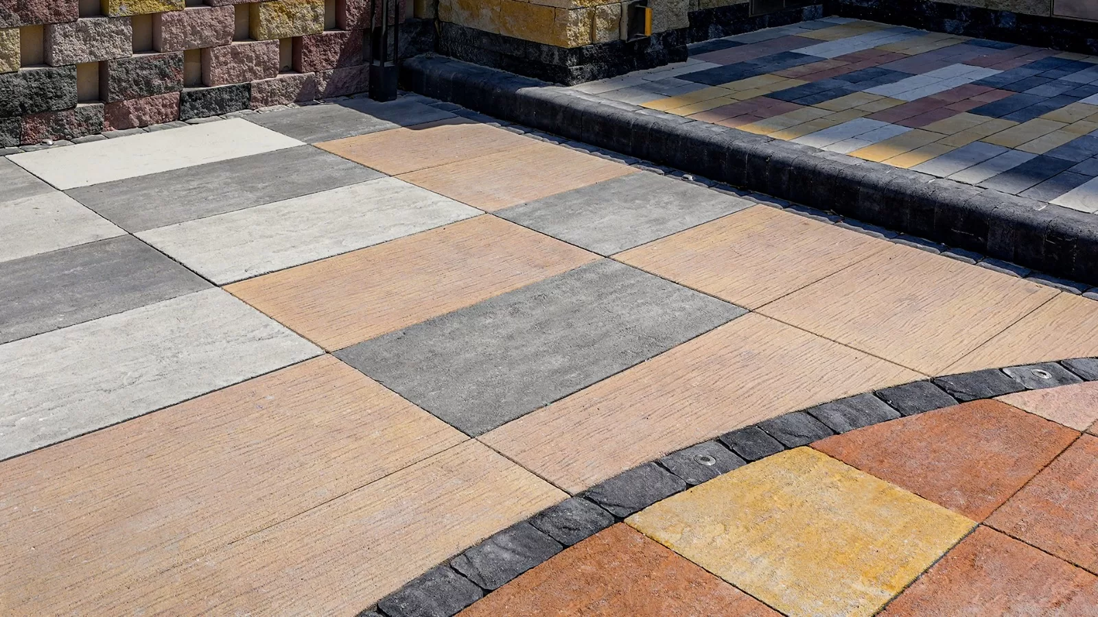 المساحات الخارجية في الإمارات