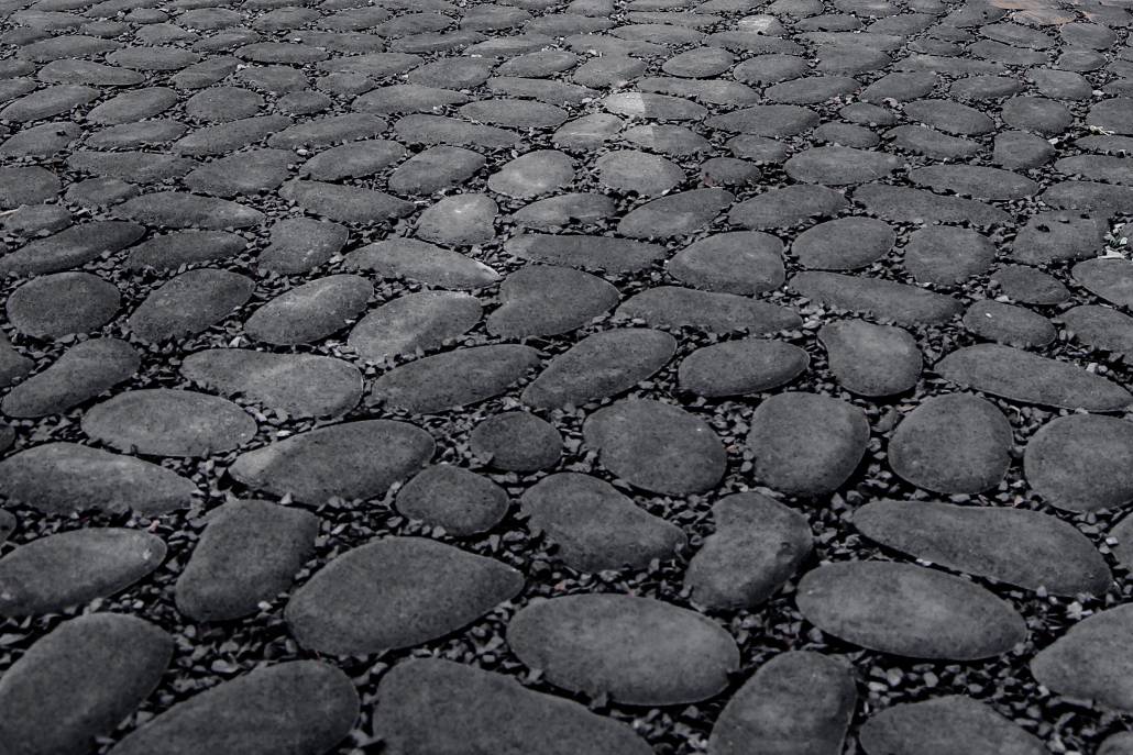Pebble Stone Black